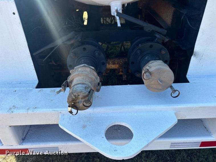 image for item DO7550 2001 Pinson vacuum trailer