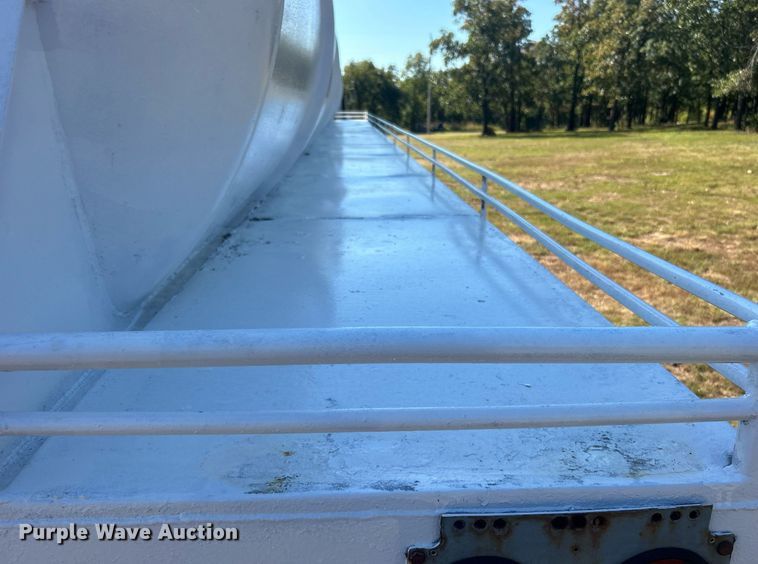 image for item DO7550 2001 Pinson vacuum trailer