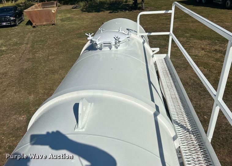 image for item DO7550 2001 Pinson vacuum trailer