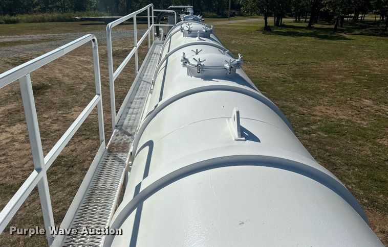 image for item DO7550 2001 Pinson vacuum trailer