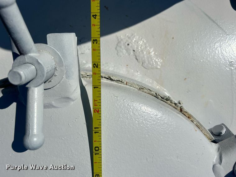 image for item DO7550 2001 Pinson vacuum trailer