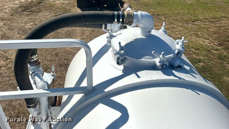 image for item DO7550 2001 Pinson vacuum trailer