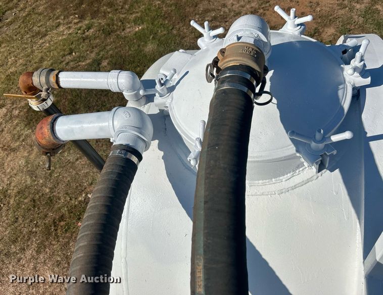 image for item DO7550 2001 Pinson vacuum trailer