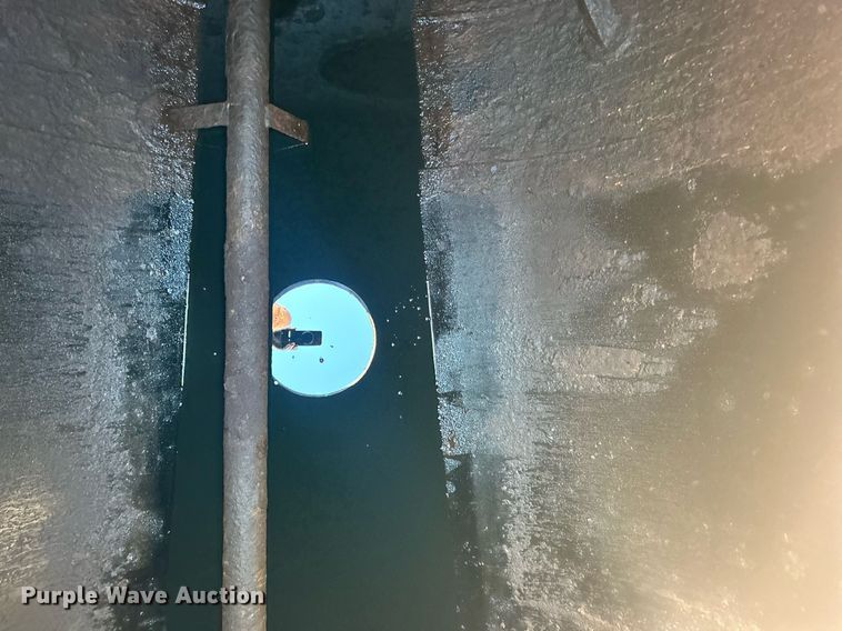 image for item DO7550 2001 Pinson vacuum trailer