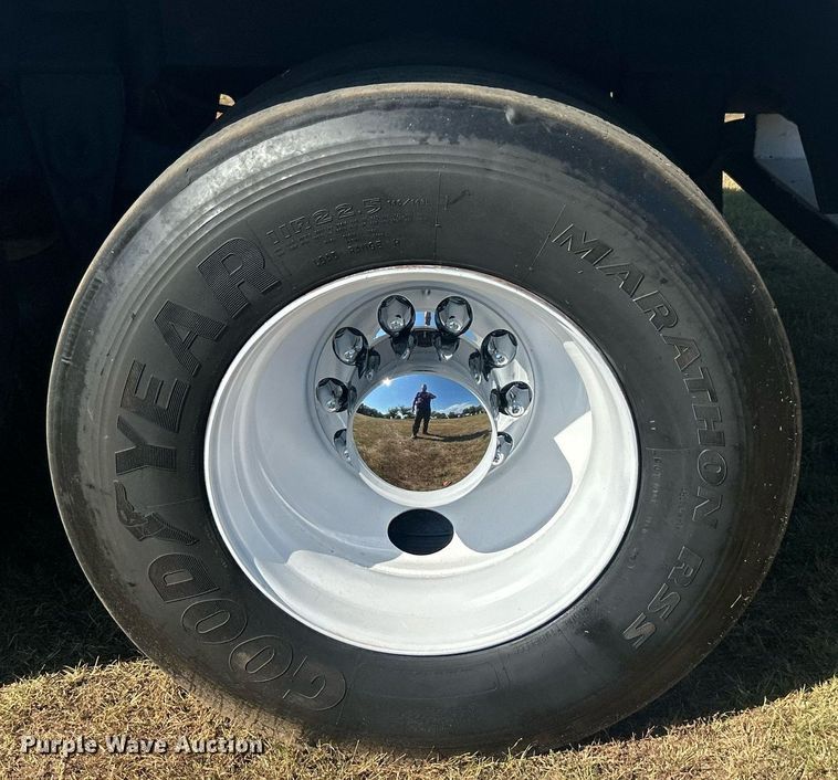 image for item DO7550 2001 Pinson vacuum trailer