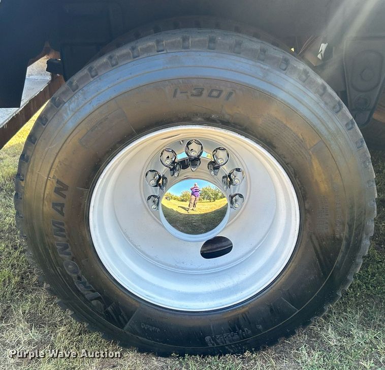 image for item DO7550 2001 Pinson vacuum trailer