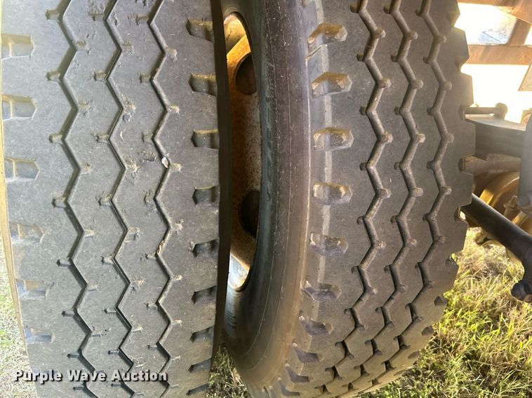 image for item DO7550 2001 Pinson vacuum trailer