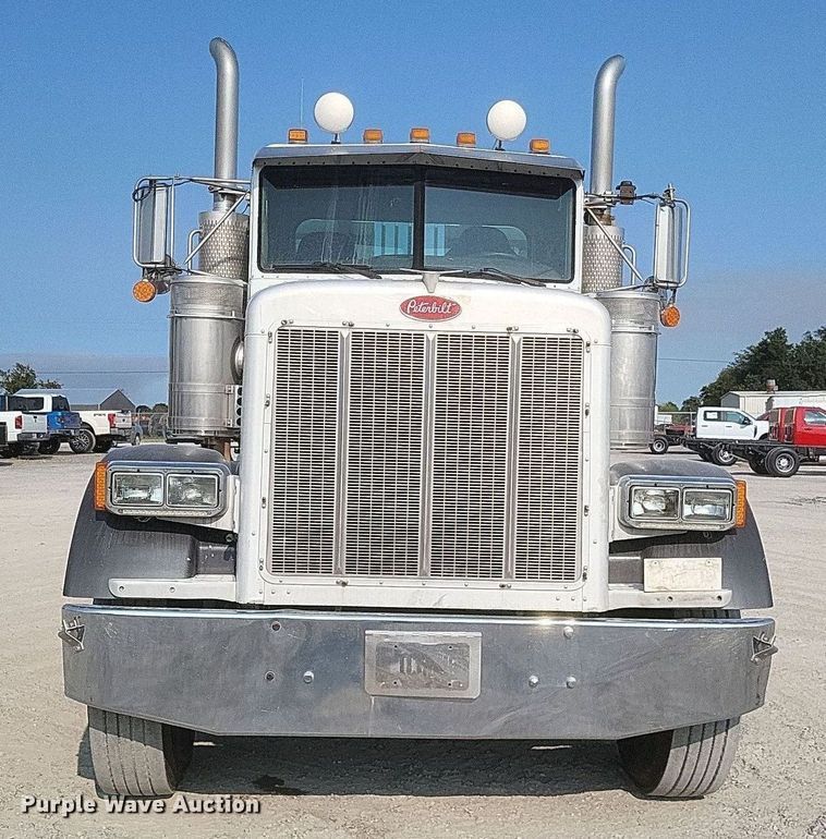 image for item DQ3642 2003 Peterbilt  378 semi truck