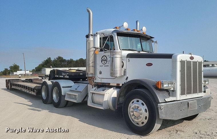 image for item DQ3642 2003 Peterbilt  378 semi truck