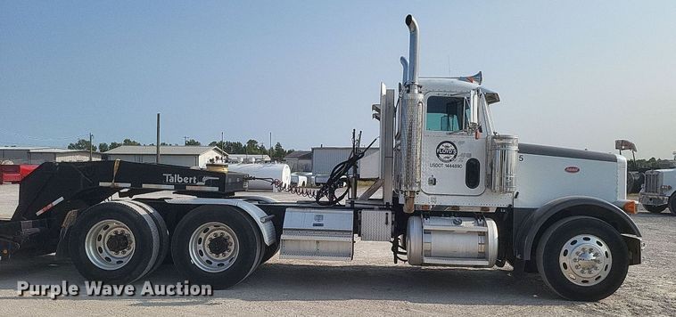 image for item DQ3642 2003 Peterbilt  378 semi truck