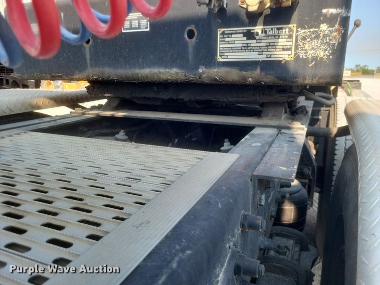 image for item DQ3642 2003 Peterbilt  378 semi truck