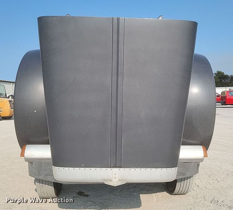 image for item DQ3642 2003 Peterbilt  378 semi truck