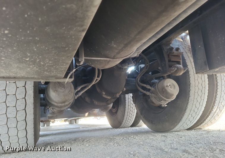 image for item DQ3642 2003 Peterbilt  378 semi truck