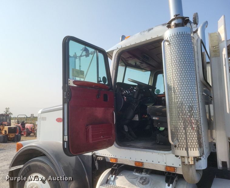 image for item DQ3642 2003 Peterbilt  378 semi truck