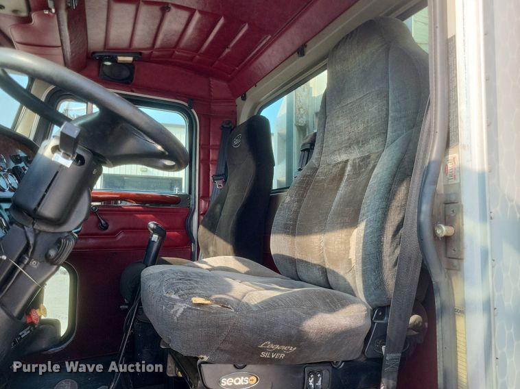 image for item DQ3642 2003 Peterbilt  378 semi truck