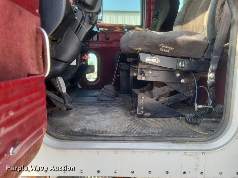 image for item DQ3642 2003 Peterbilt  378 semi truck