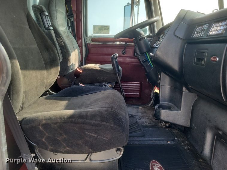 image for item DQ3642 2003 Peterbilt  378 semi truck