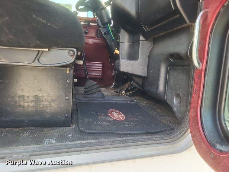 image for item DQ3642 2003 Peterbilt  378 semi truck