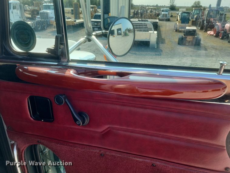 image for item DQ3642 2003 Peterbilt  378 semi truck