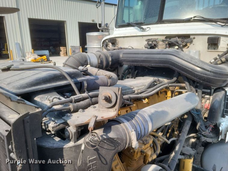 image for item DQ3642 2003 Peterbilt  378 semi truck