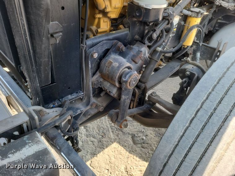 image for item DQ3642 2003 Peterbilt  378 semi truck