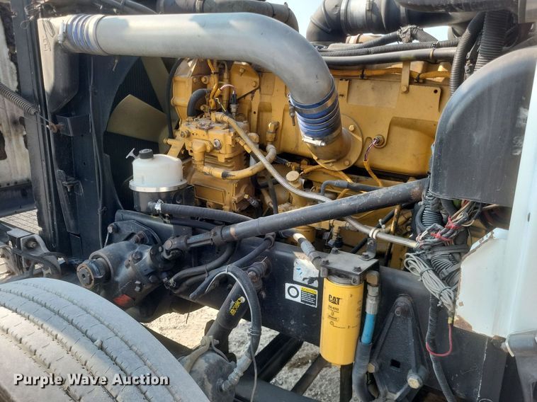 image for item DQ3642 2003 Peterbilt  378 semi truck