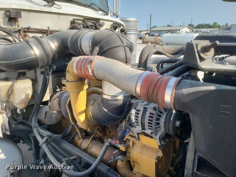 image for item DQ3642 2003 Peterbilt  378 semi truck