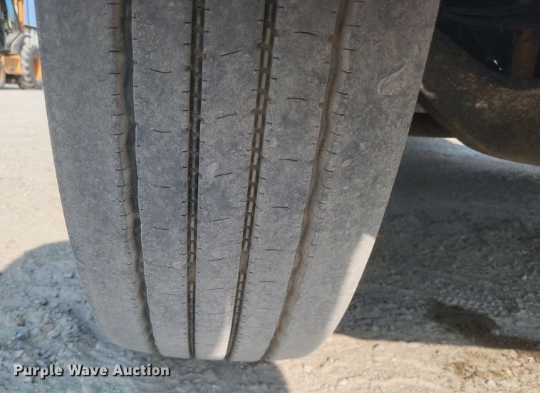 image for item DQ3642 2003 Peterbilt  378 semi truck