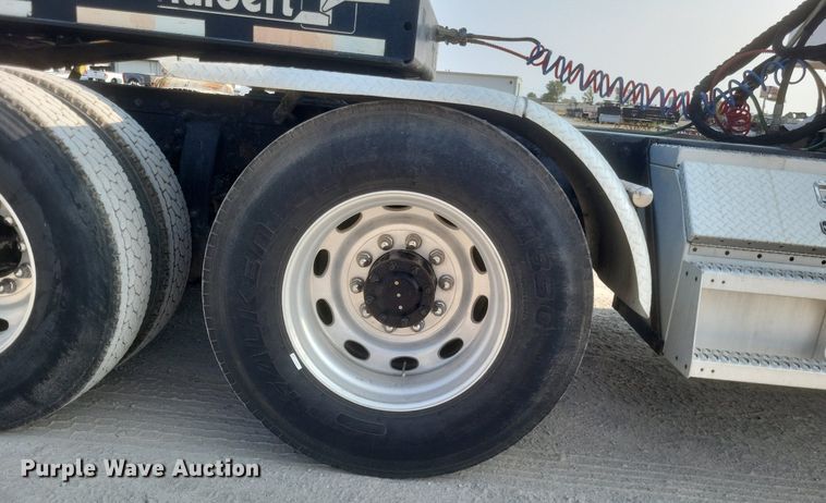 image for item DQ3642 2003 Peterbilt  378 semi truck