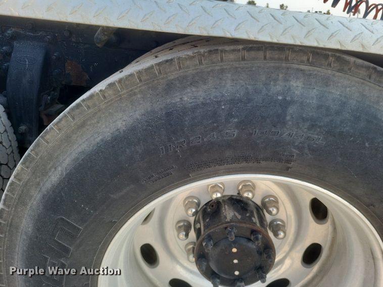 image for item DQ3642 2003 Peterbilt  378 semi truck