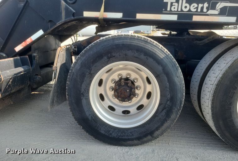 image for item DQ3642 2003 Peterbilt  378 semi truck