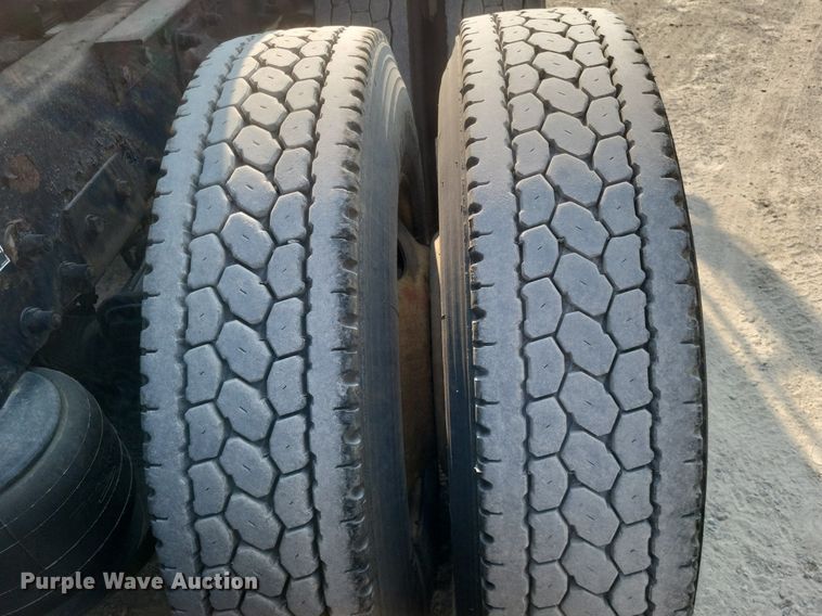 image for item DQ3642 2003 Peterbilt  378 semi truck