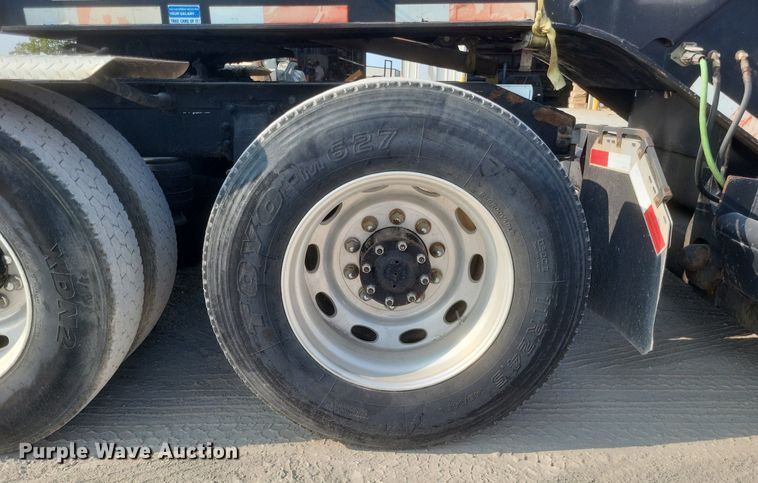 image for item DQ3642 2003 Peterbilt  378 semi truck