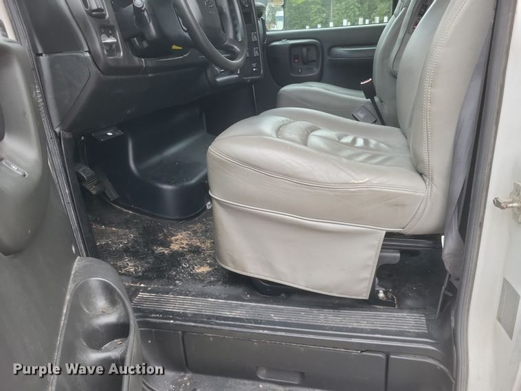 image for item DQ3658 2008 Chevrolet  C4500 truck cab and chassis