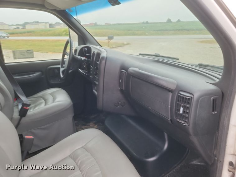 image for item DQ3658 2008 Chevrolet  C4500 truck cab and chassis