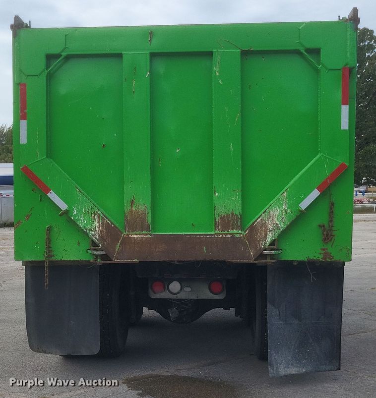 image for item DQ3661 2007 Western Star  4900FA dump truck