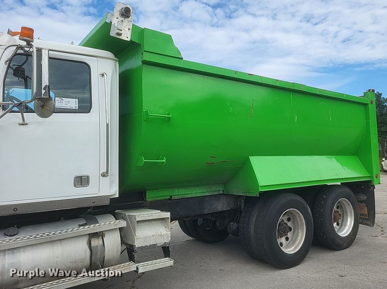 image for item DQ3661 2007 Western Star  4900FA dump truck