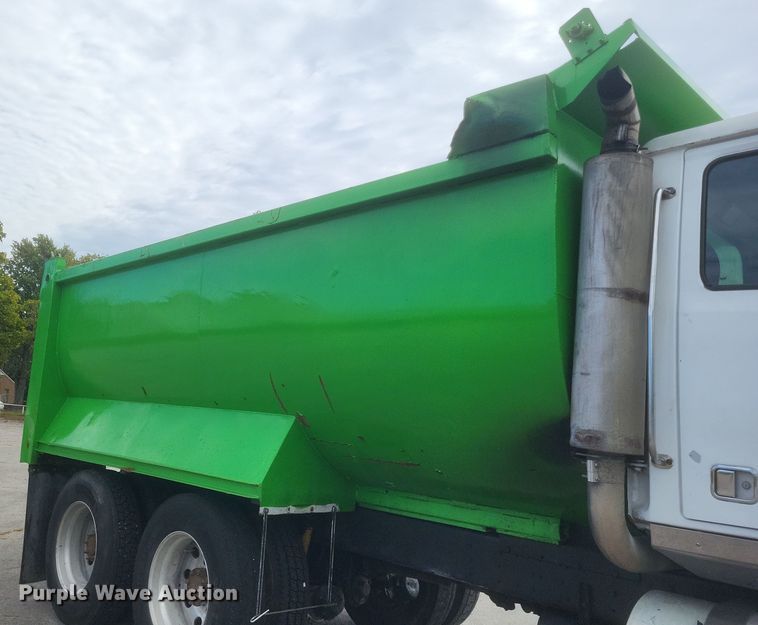 image for item DQ3661 2007 Western Star  4900FA dump truck