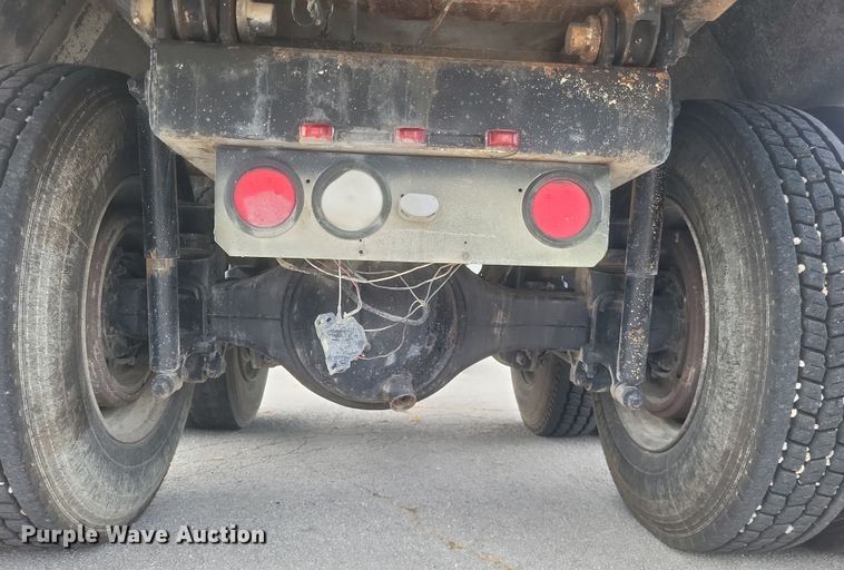 image for item DQ3661 2007 Western Star  4900FA dump truck