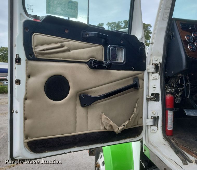 image for item DQ3661 2007 Western Star  4900FA dump truck