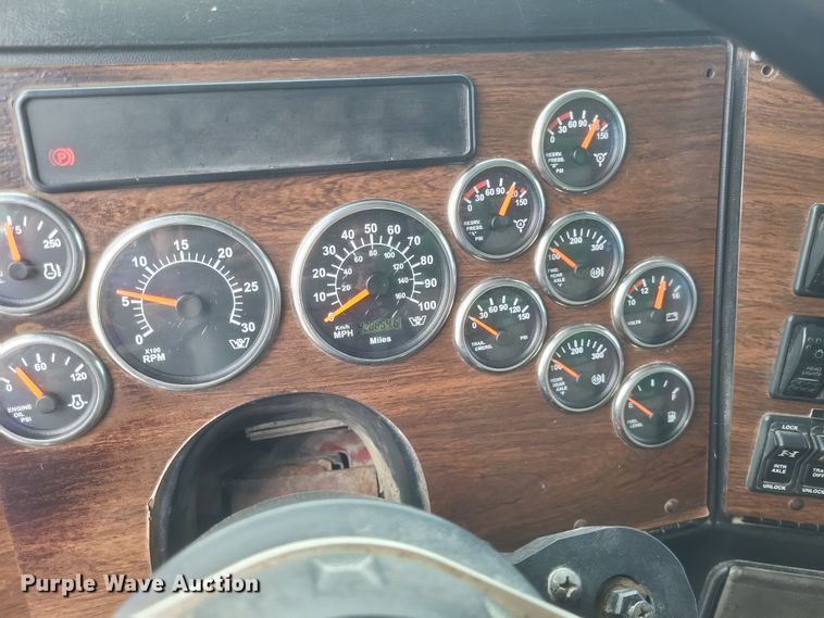 image for item DQ3661 2007 Western Star  4900FA dump truck