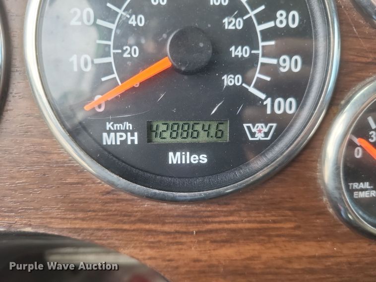 image for item DQ3661 2007 Western Star  4900FA dump truck