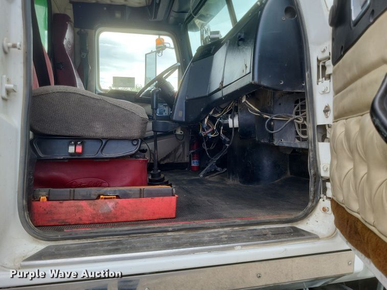 image for item DQ3661 2007 Western Star  4900FA dump truck