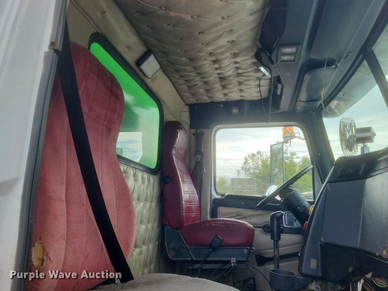 image for item DQ3661 2007 Western Star  4900FA dump truck