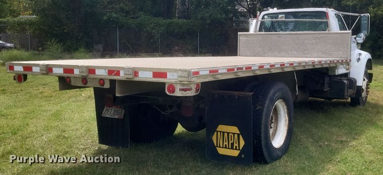 image for item DQ3664 1999 Ford F800 flatbed truck