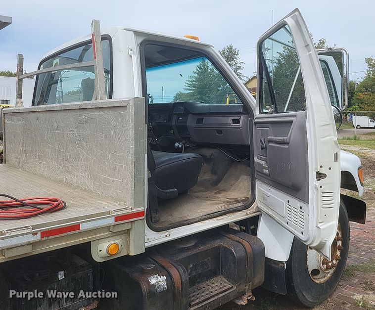 image for item DQ3664 1999 Ford F800 flatbed truck