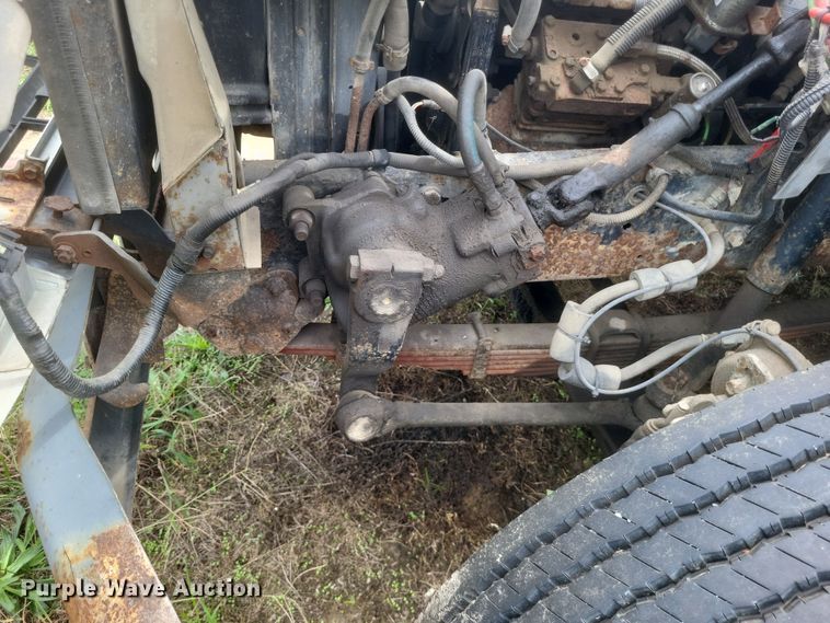 image for item DQ3664 1999 Ford F800 flatbed truck