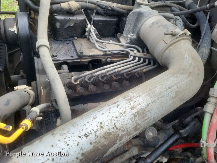 image for item DQ3664 1999 Ford F800 flatbed truck