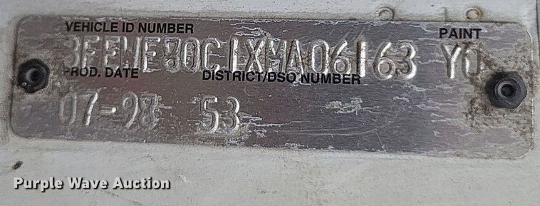 image for item DQ3664 1999 Ford F800 flatbed truck