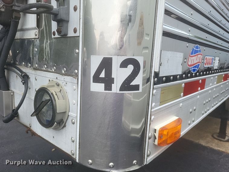 image for item DQ3667 2005 Utility  3000R refrigerated van trailer